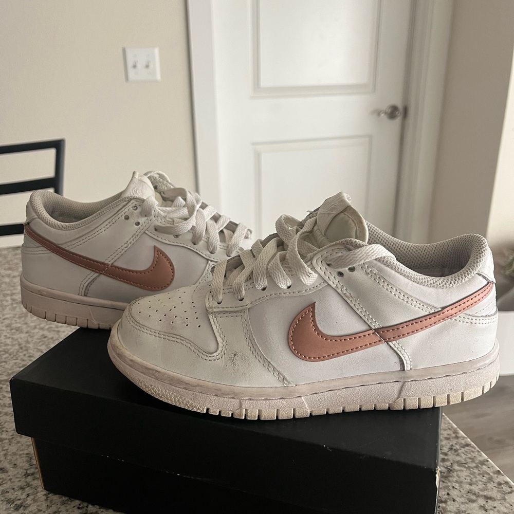Dunks White and Pink Low-Top Sneakers